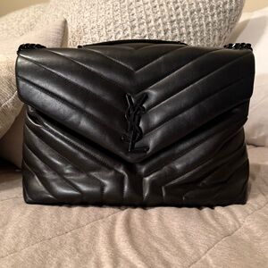 Saint Laurent Medium LouLou (So black)
